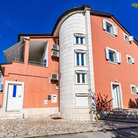Apartamento In Fažana