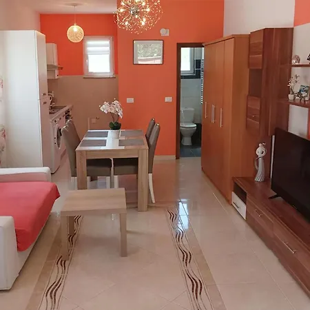 Cozy In With Wifi Apartment